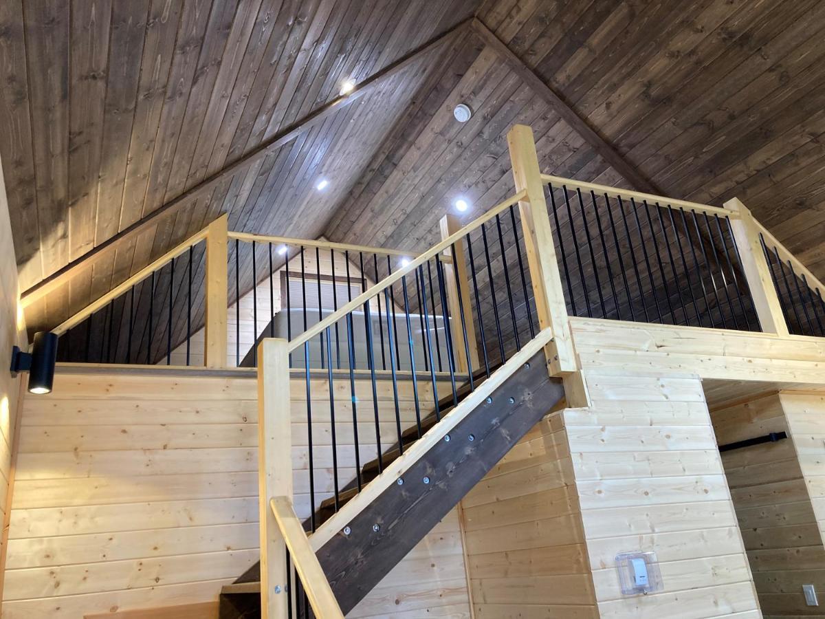 Cougar Mountain Lodge And Resort Cabin Rentals Valemount Exterior foto